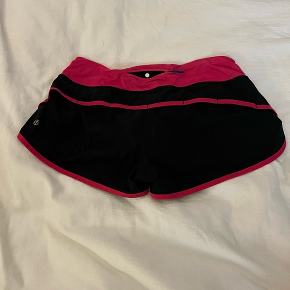 Speed up low rise lined shorts - Lululemon - Picture 3 of 6